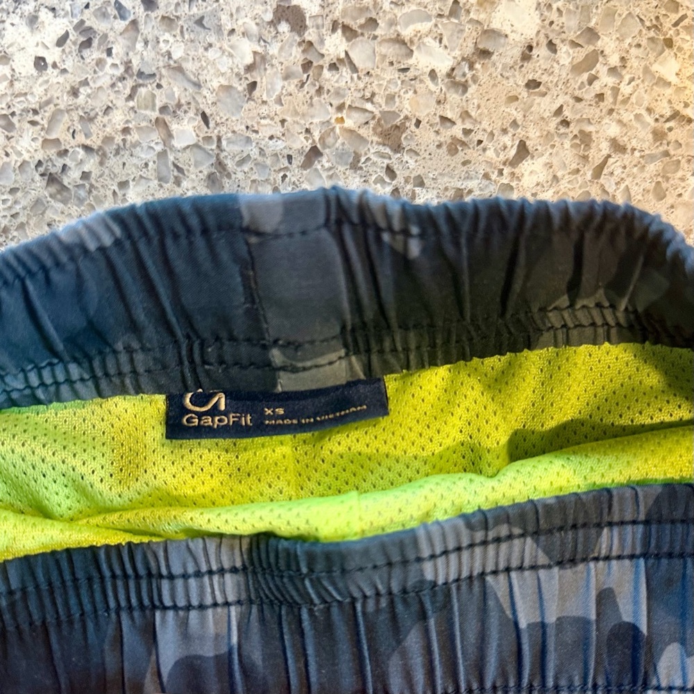 Gap Blue Camouflage Hybrid Sports Short- YXS - Picture 3 of 8